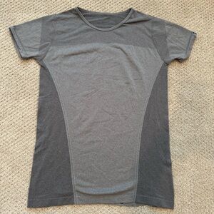 Women’s athletic short - gray